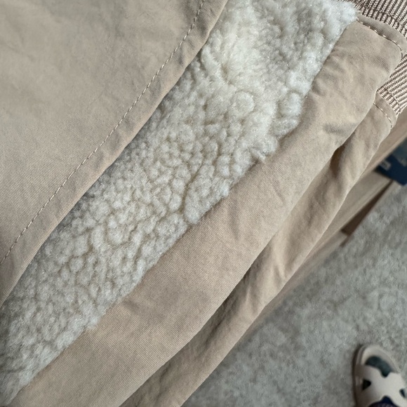 Nike Women's Sherpa Teddy Pockets Cropped Jogger Pant - Picture 2 of 7